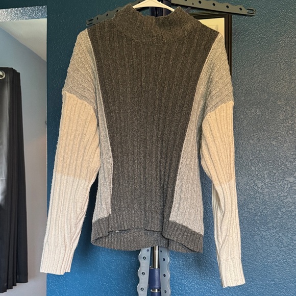 Time and Tru Gray and Cream Turtleneck Sweater - Picture 1 of 2